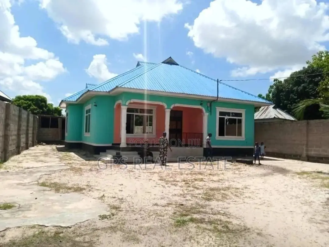 3bdrm House in Safari Mansa, Ilala for Sale