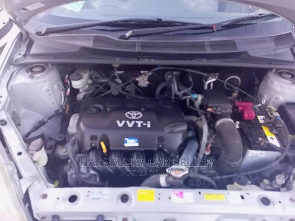 Toyota Vitz 2001 Silver