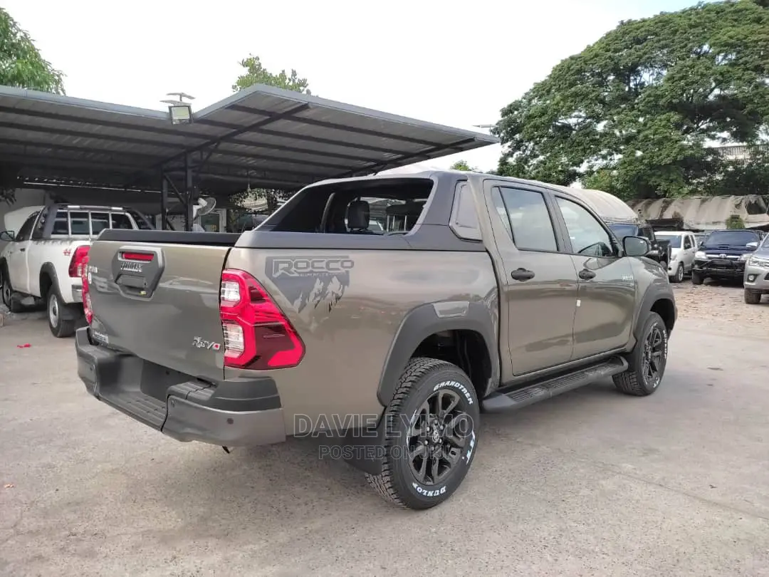 Toyota Hilux 2021 Gray