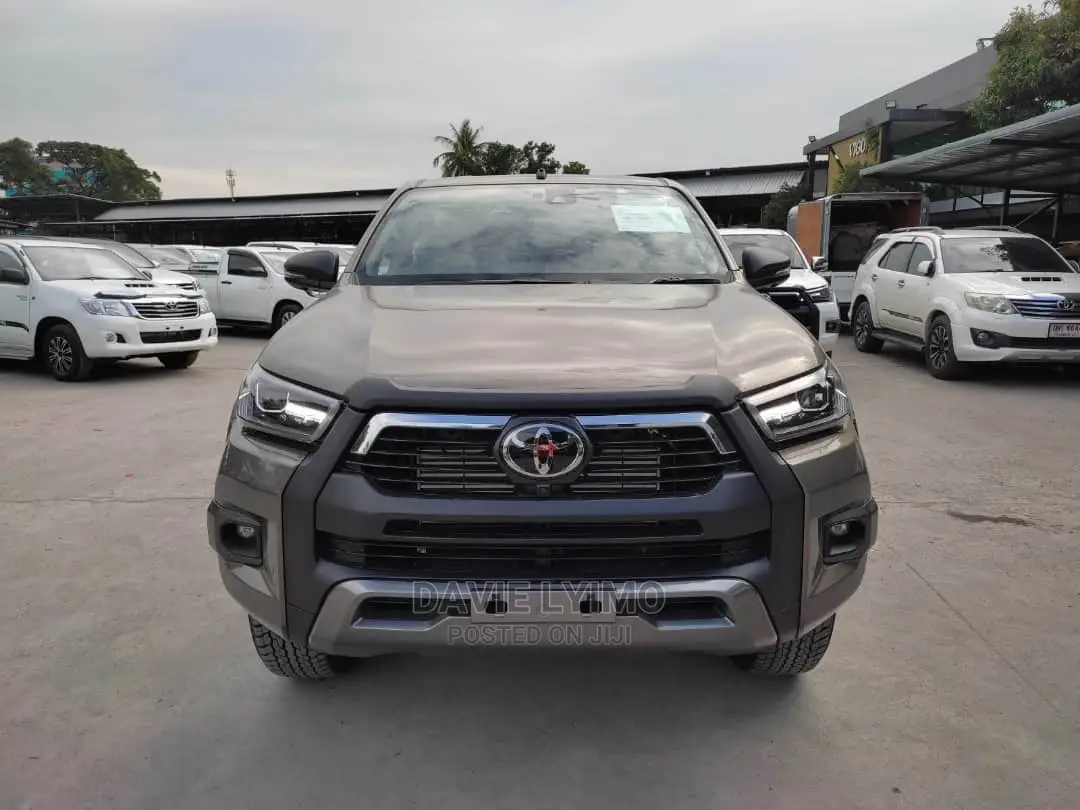 Toyota Hilux 2021 Gray
