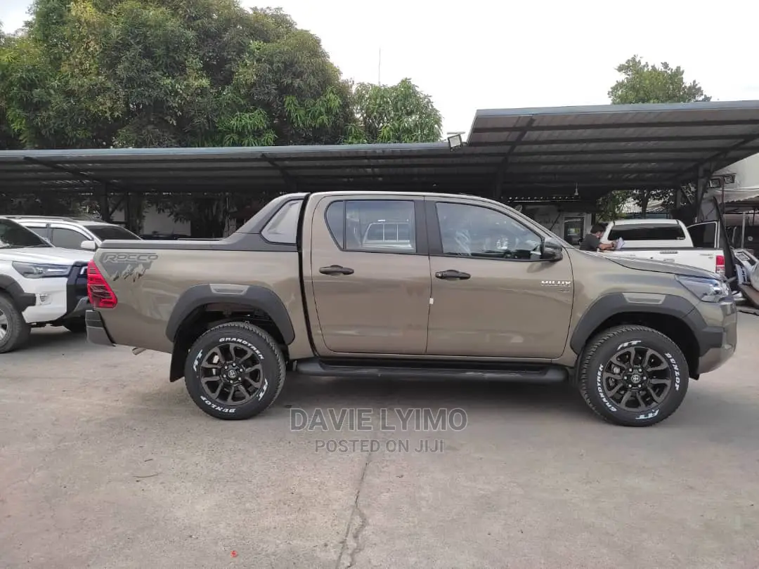 Toyota Hilux 2021 Gray