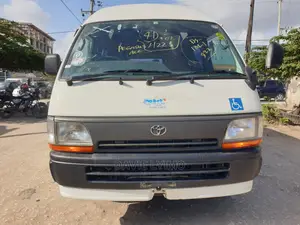 Toyota Hiace 1997 White