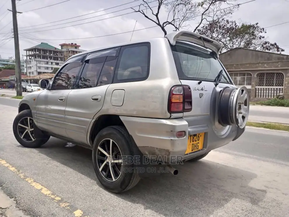 Toyota RAV4 1999 Base FWD Silver