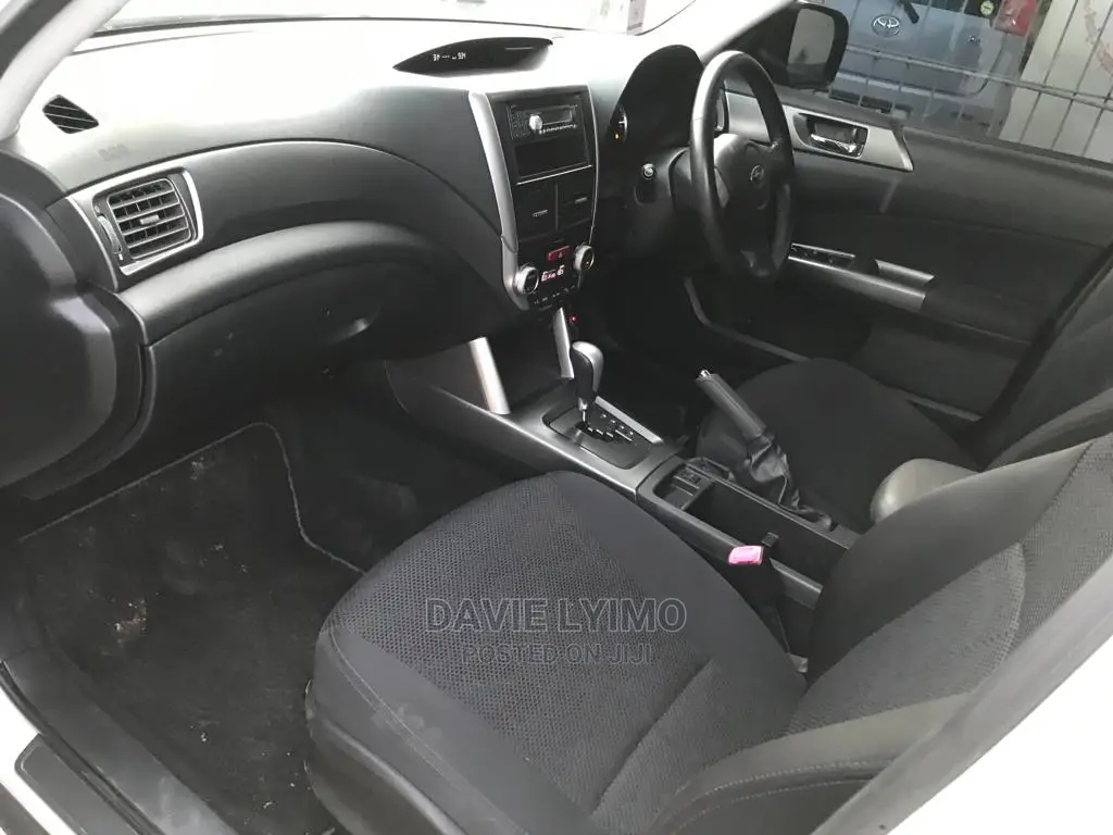 Subaru Forester 2011 Pearl