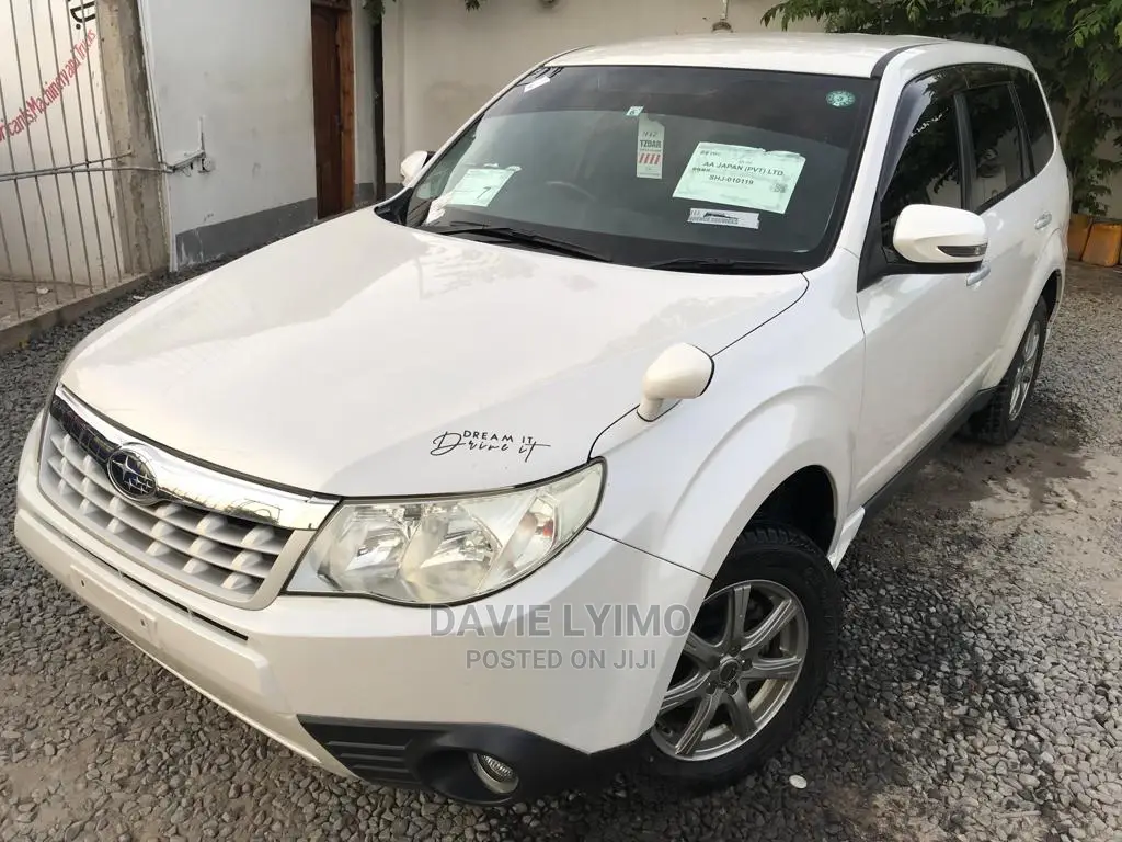 Subaru Forester 2011 Pearl