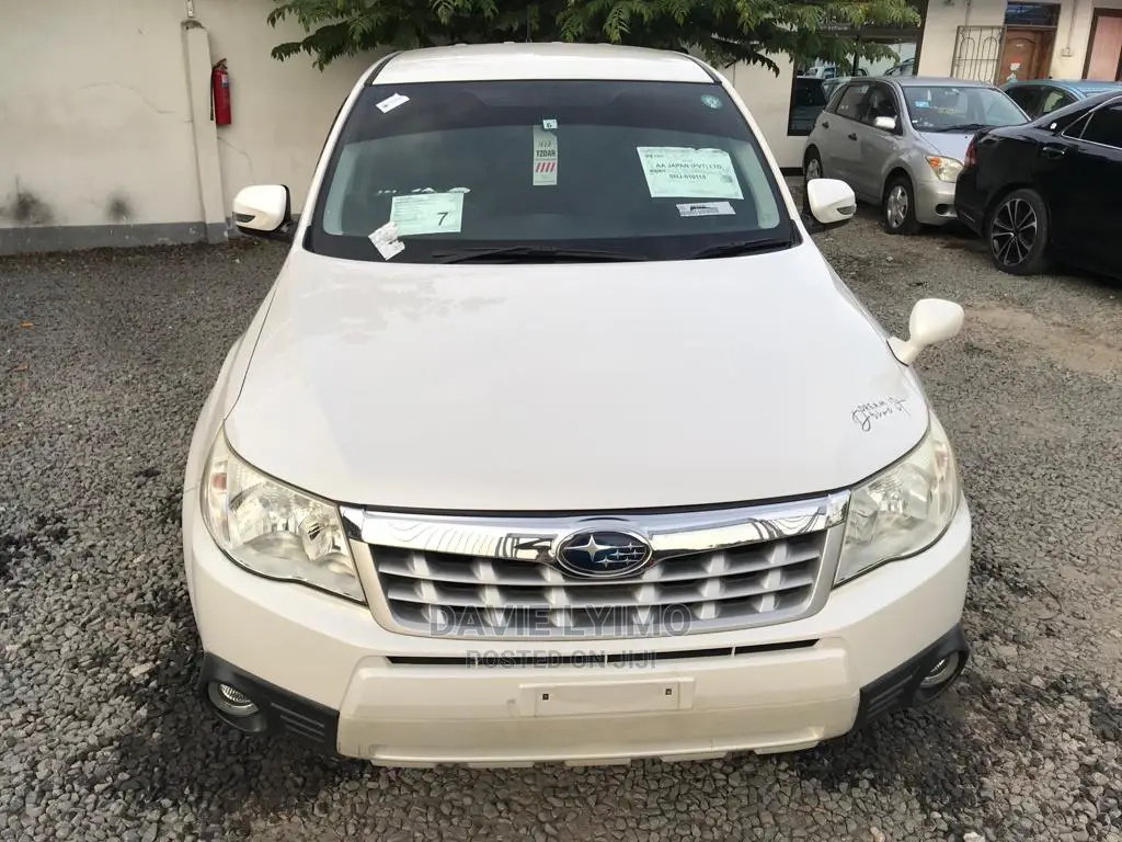 Subaru Forester 2011 Pearl