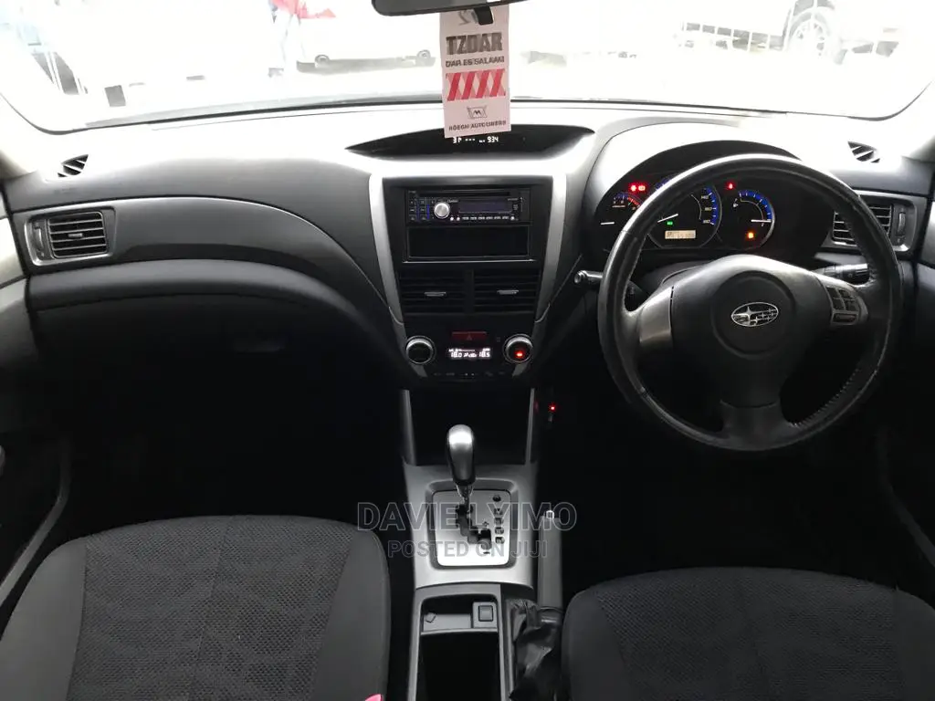 Subaru Forester 2011 Pearl