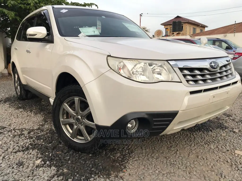 Subaru Forester 2011 Pearl