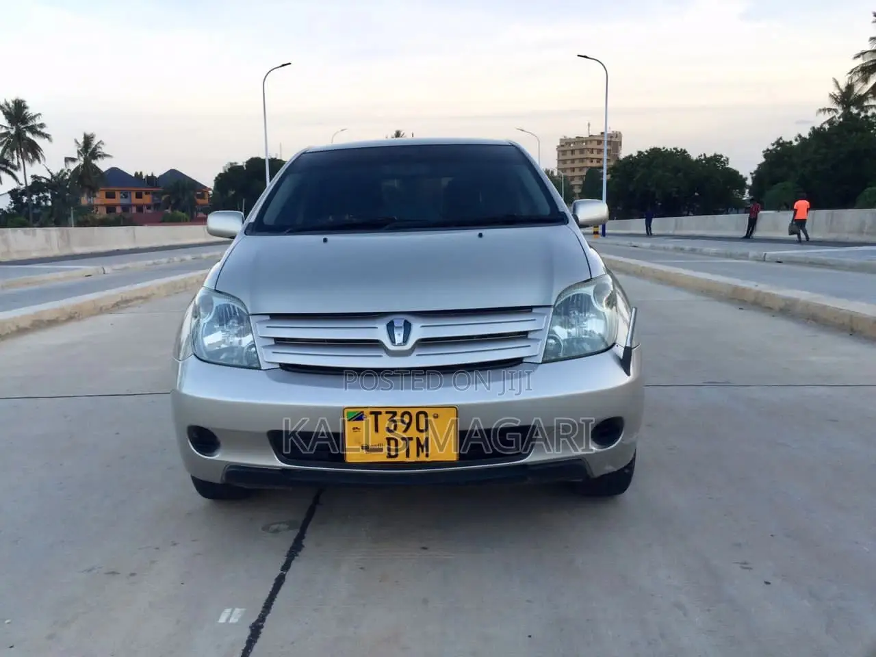 Toyota IST 2004 Silver