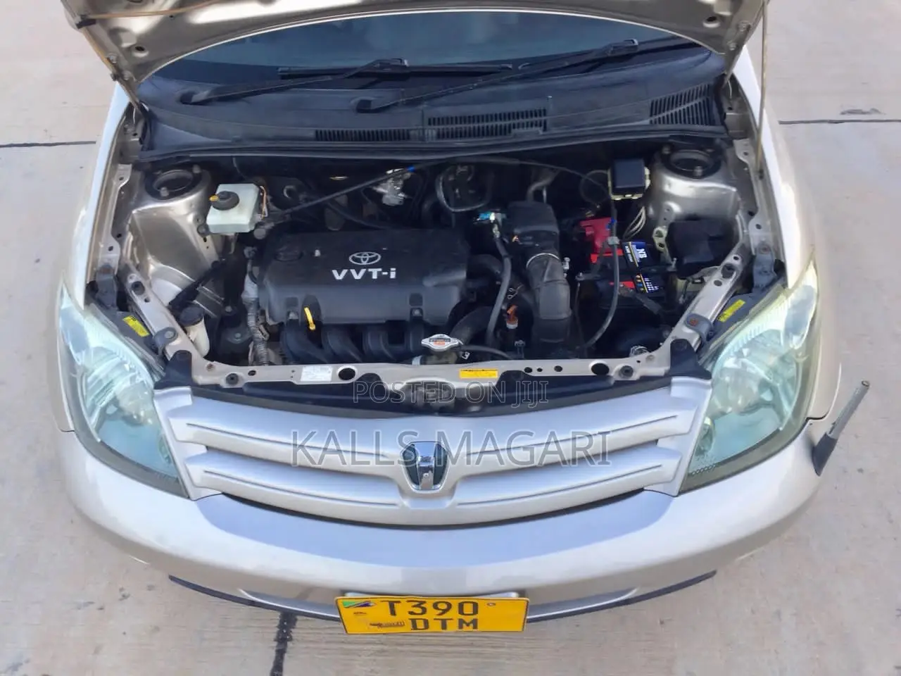 Toyota IST 2004 Silver