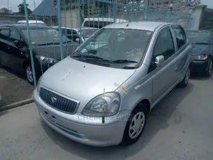 Toyota Vitz 2004 1.0 FWD 3dr Silver