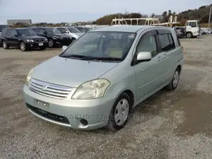 Toyota Raum 2004 Green