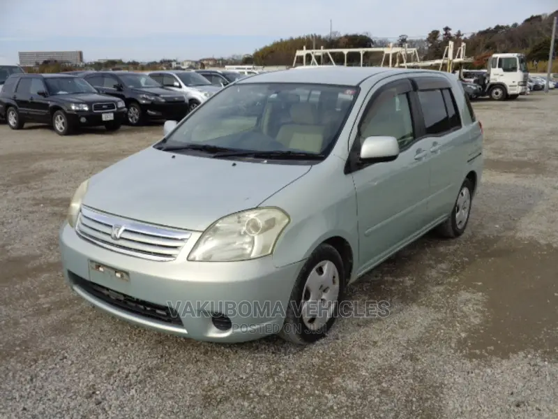 Toyota Raum 2004 Green