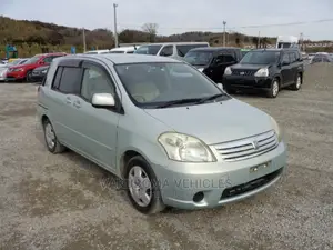 Toyota Raum 2004 Green