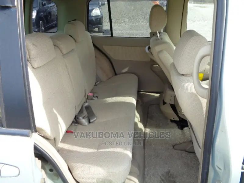 Toyota Raum 2004 Green