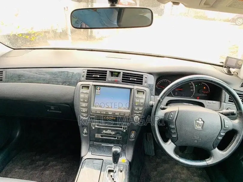 Toyota Crown 2006 Silver