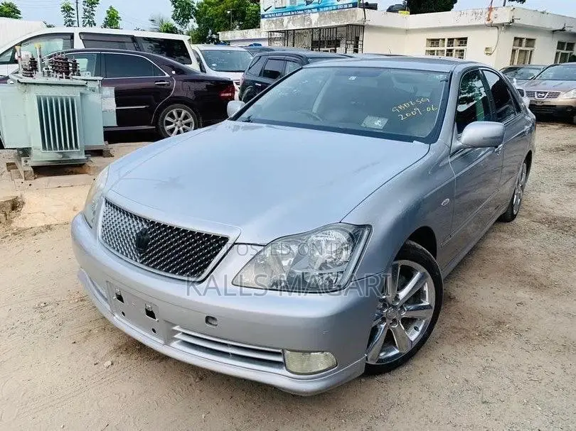 Toyota Crown 2006 Silver