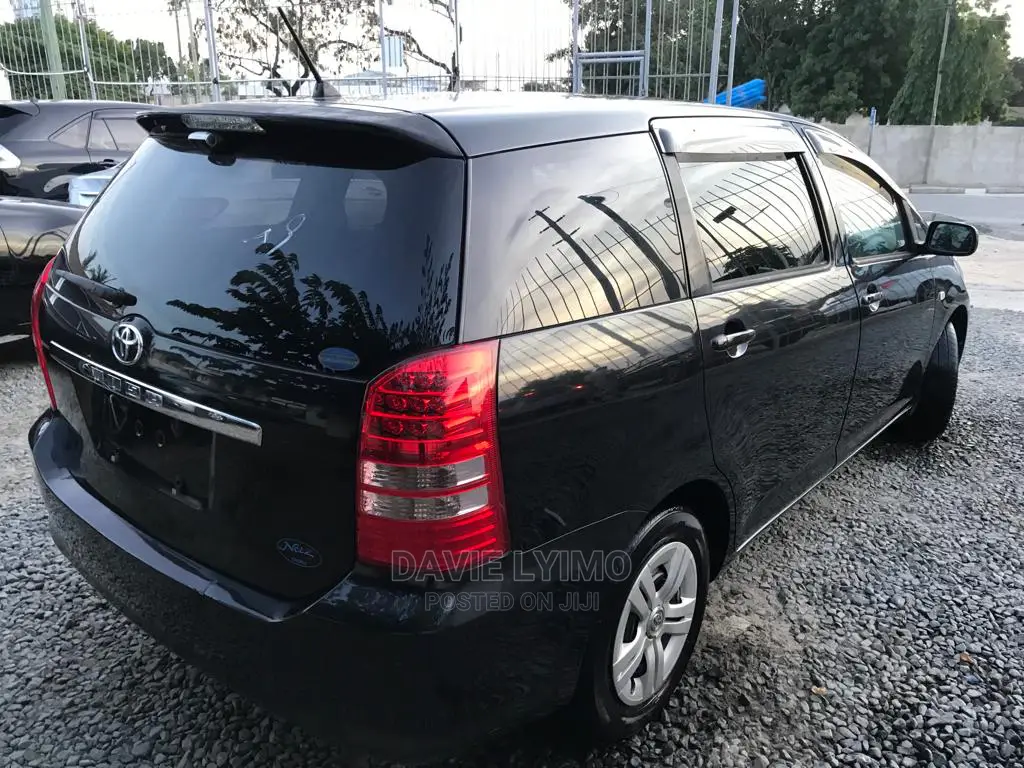 Toyota Wish 2004