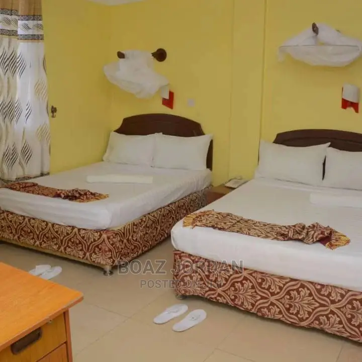 Gorofa La Floor Tano Linauzwa Kwa Bei Ya Offer