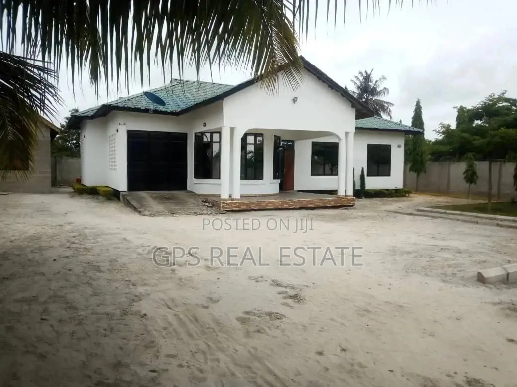 3bdrm House in Safari Mansa, Ilala for Sale