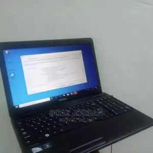 Laptop Toshiba Satellite U500 4GB Intel Xeon HDD 500GB