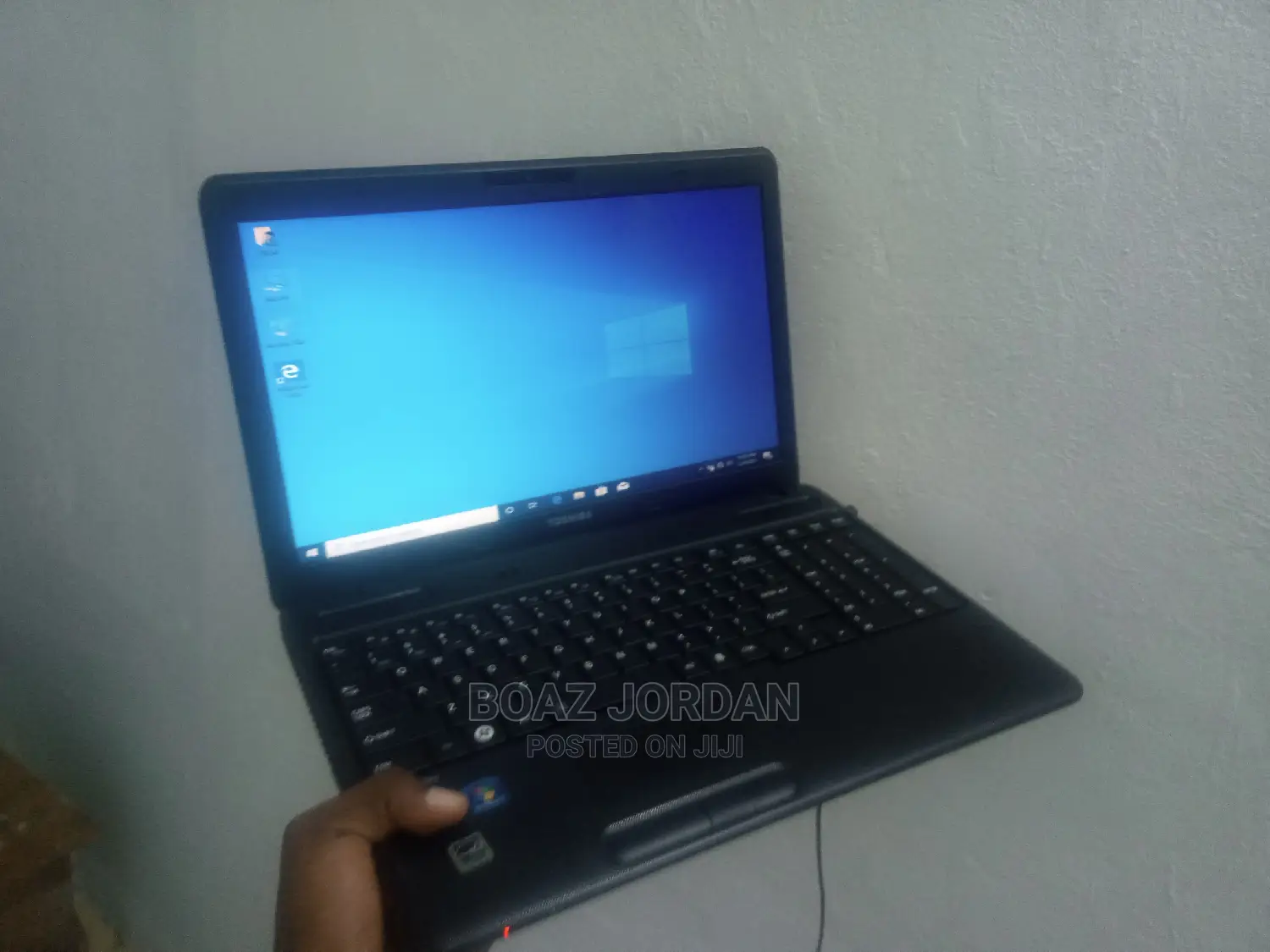 Laptop Toshiba Satellite U500 4GB Intel Core 2 Duo HDD 500GB