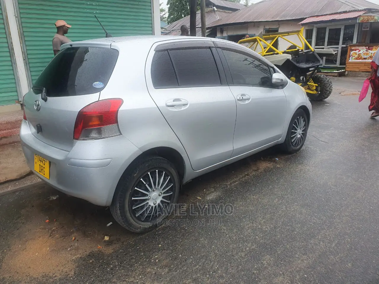 Toyota Vitz 2005 Silver