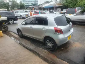 Toyota Vitz 2005 Silver