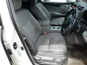 Toyota Crown Majesta 2011 Pearl