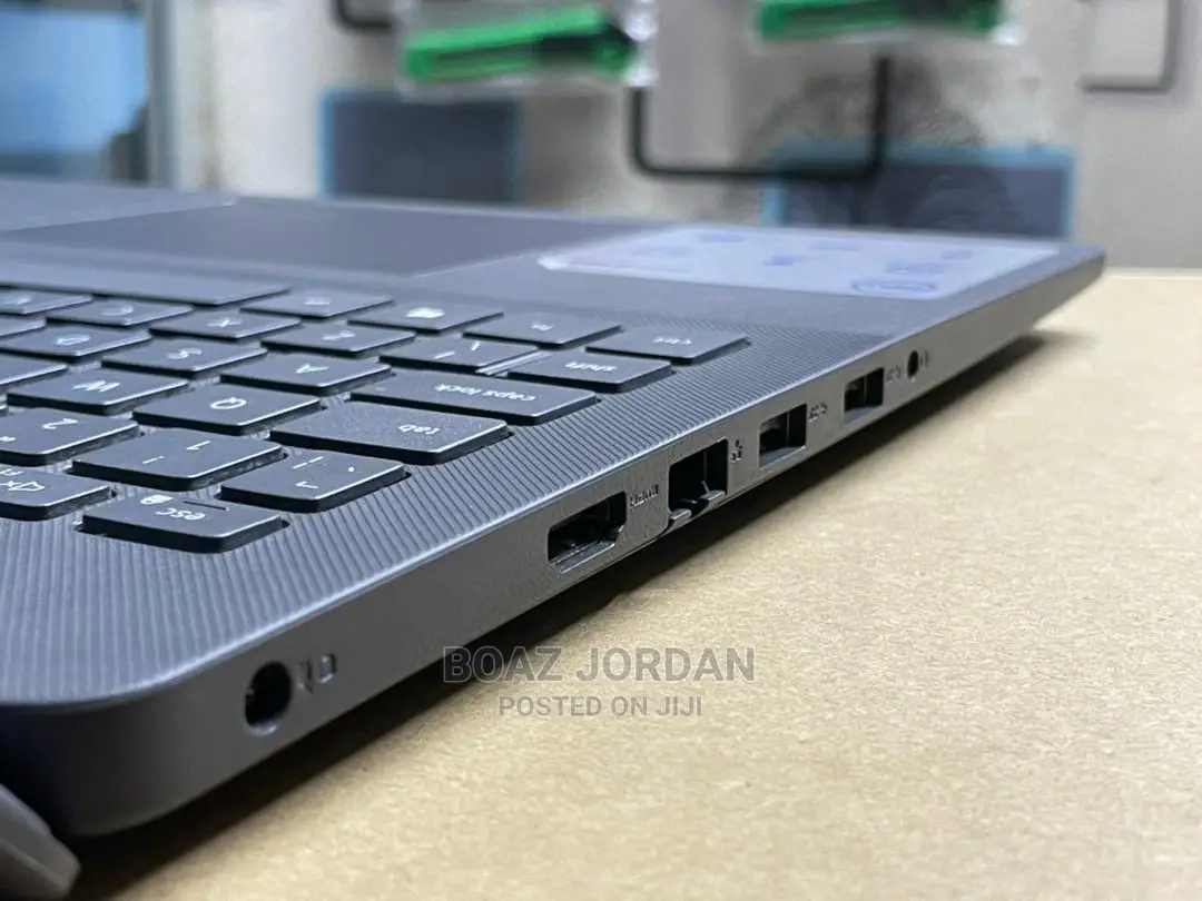 New Laptop Dell Vostro DVCI325 8GB Intel Core I5 HDD 1T