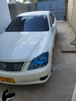 Toyota Crown 2005 Royale White
