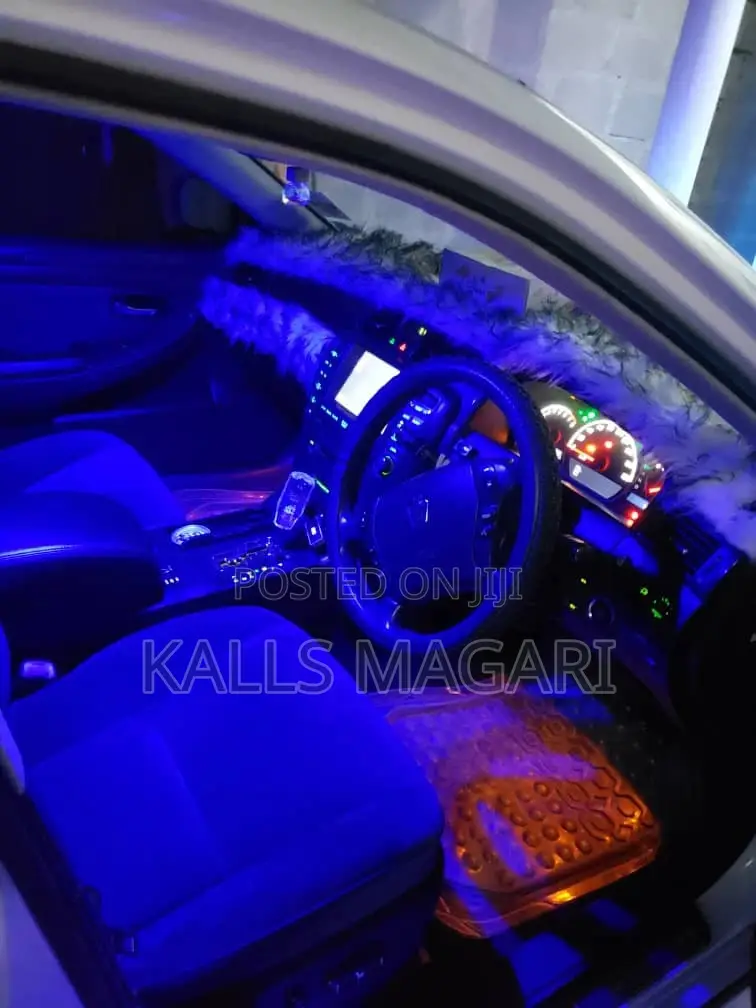 Toyota Crown 2005 Royale White