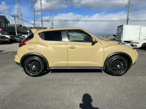 Nissan Juke 2010 Yellow