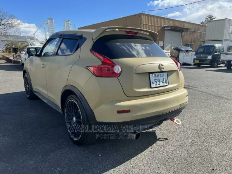 Nissan Juke 2010 Yellow