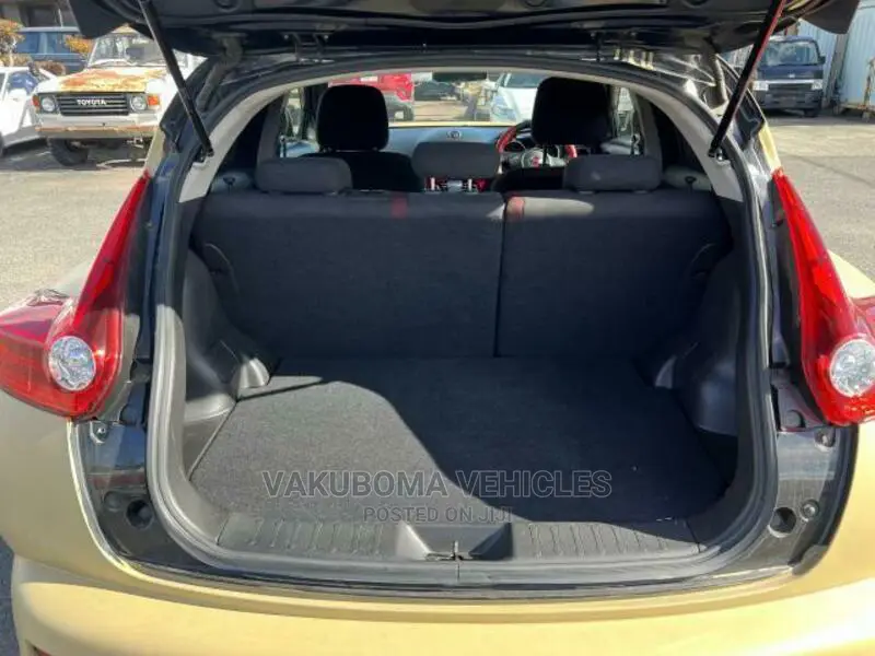 Nissan Juke 2010 Yellow