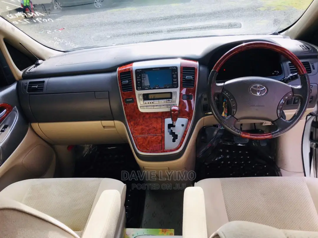 Toyota Alphard 2004 Silver