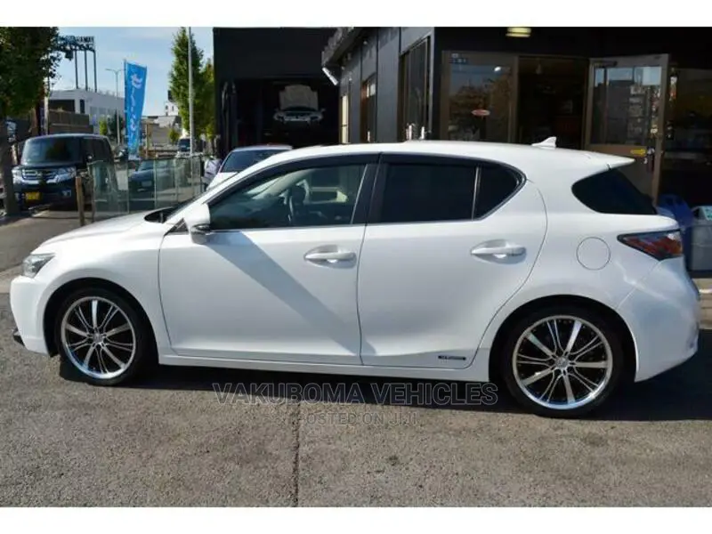 Lexus CT 2011 Pearl