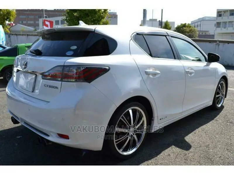 Lexus CT 2011 Pearl