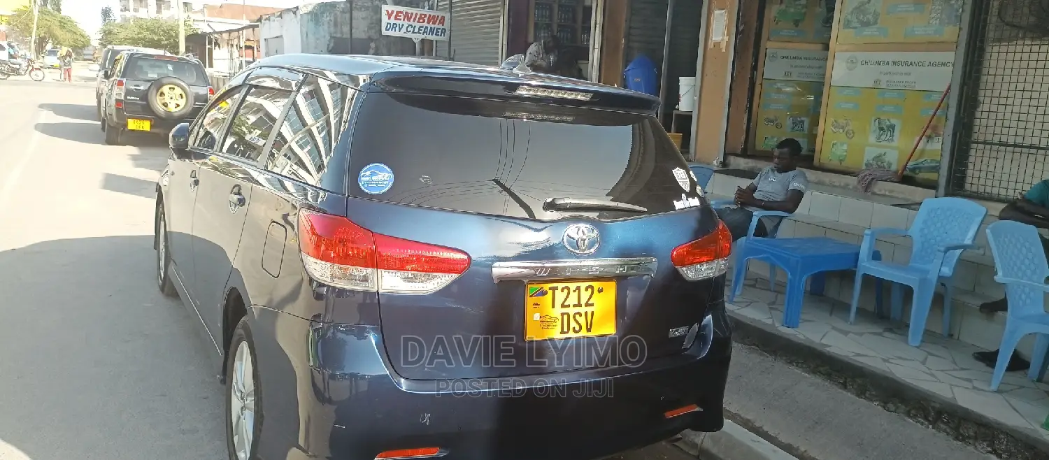 Toyota Wish 2010 Blue