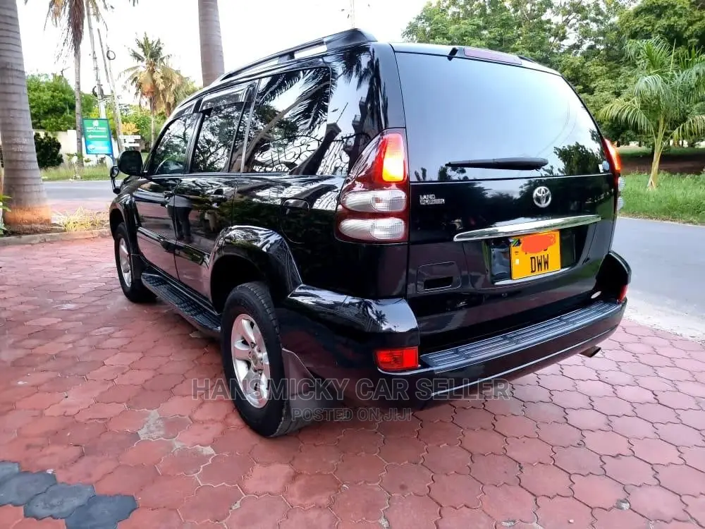 Toyota Land Cruiser 2005 Black