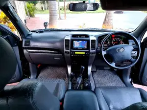 Toyota Land Cruiser 2005 Black
