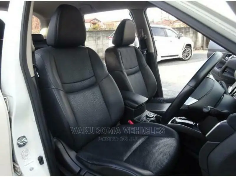 Nissan X-Trail 2014 SV Premium Pearl