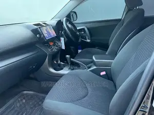 Toyota Vanguard 2011 Black
