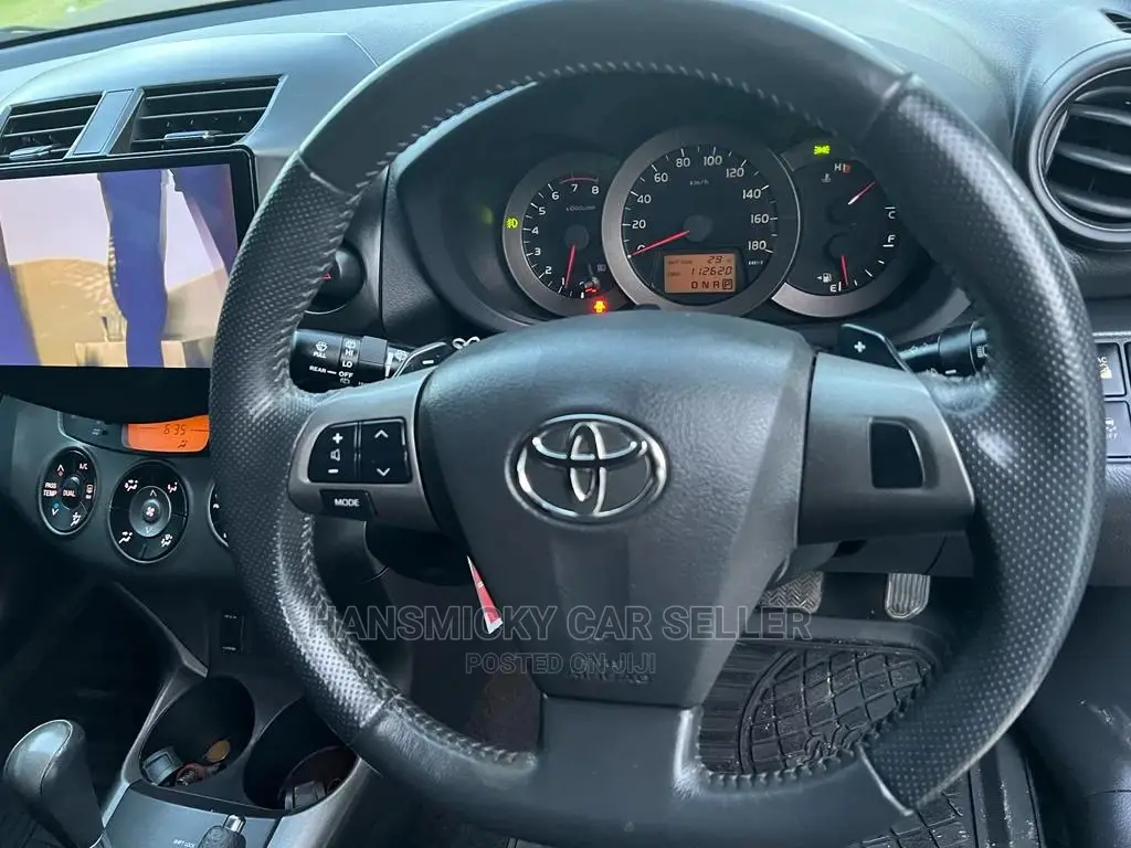 Toyota Vanguard 2011 Black