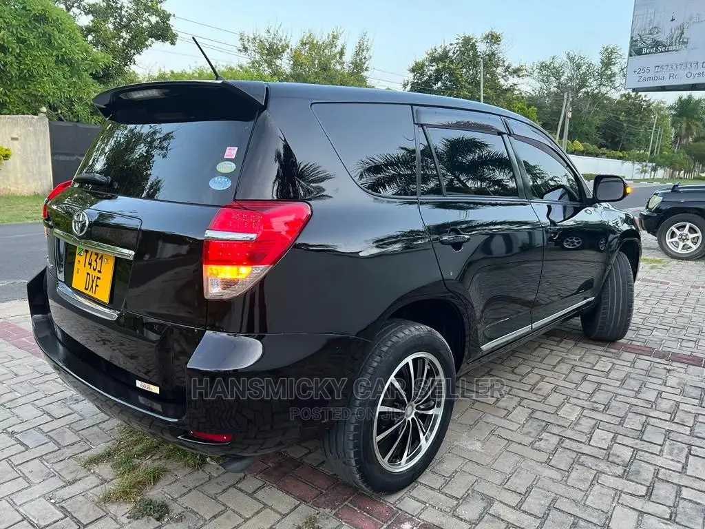 Toyota Vanguard 2011 Black