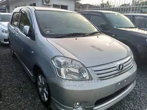 Toyota Raum 2008 Silver