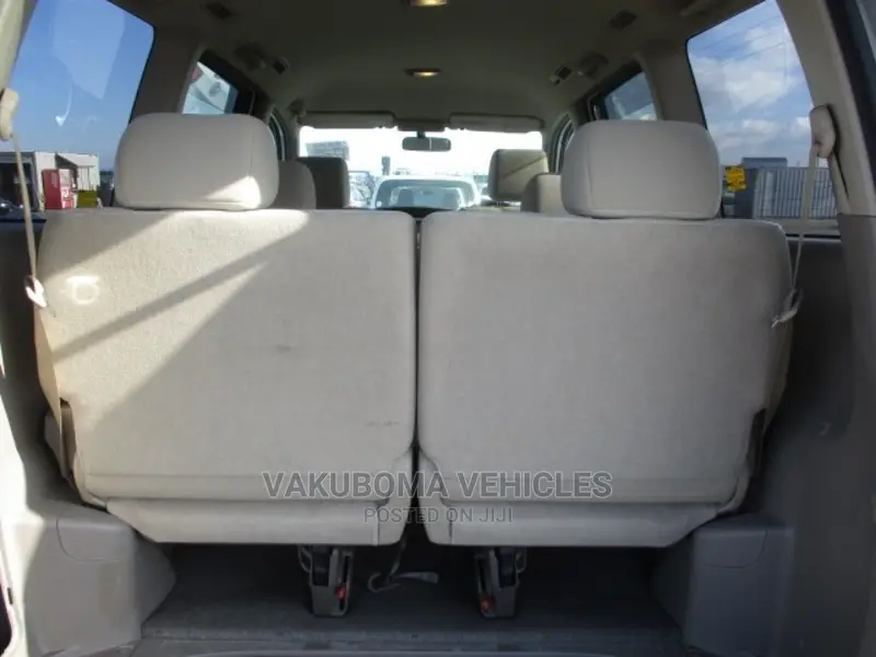 Toyota Noah 2005 Pearl