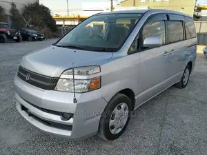 Toyota Voxy 2004 Silver