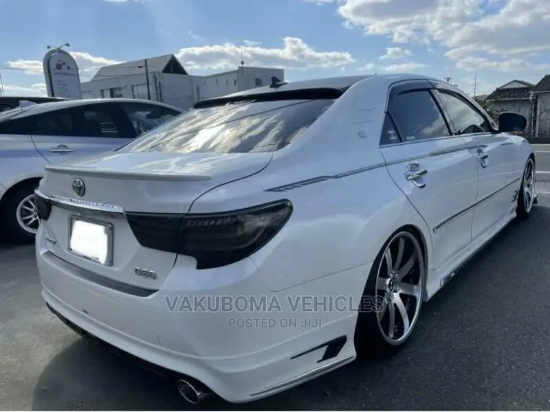 Toyota Mark X 2012 Pearl