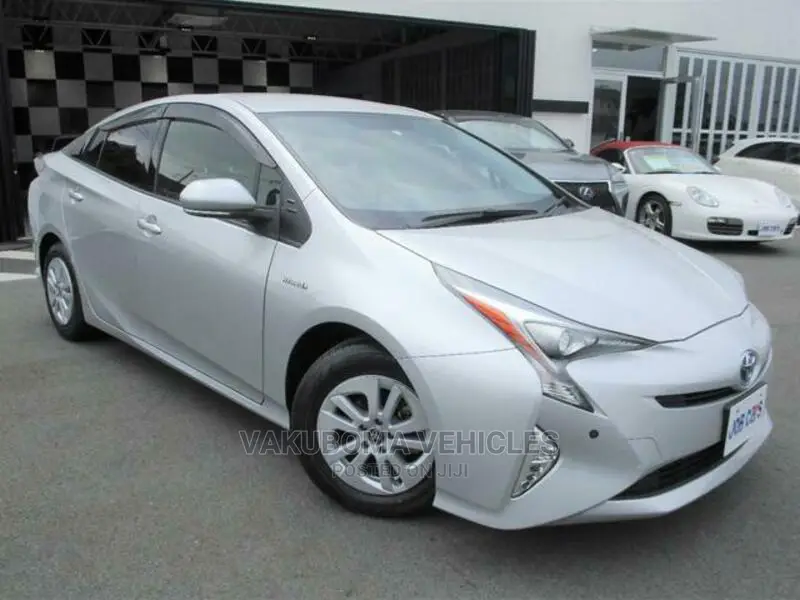 Toyota Prius 2018 Silver